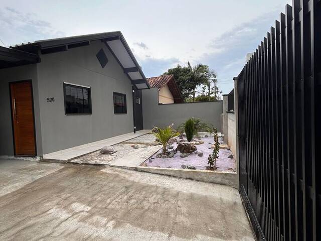 #33 - Casa para Venda em Navegantes - SC