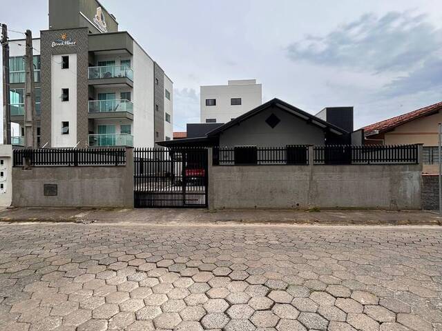 #33 - Casa para Venda em Navegantes - SC - 2